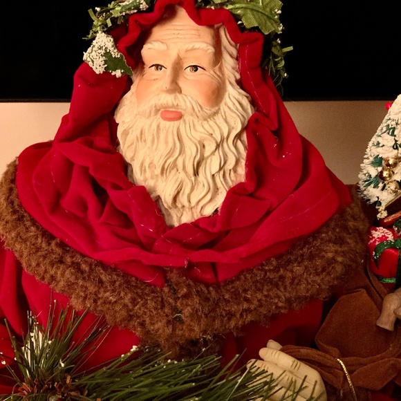 Fabric Mache Father Christmas - Picture 4 of 7